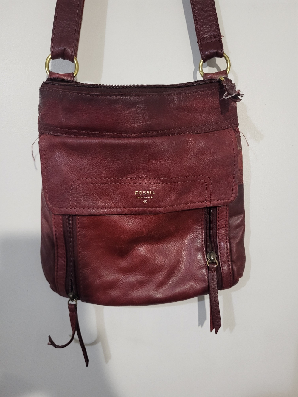 Fossil Women's Leather Crossbody Bag in Burgundy